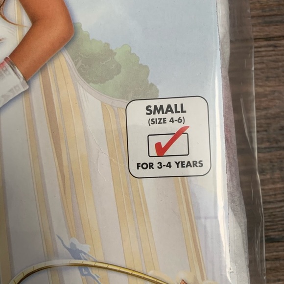 Girls’ DC super hero Wonder Woman costume - Picture 4 of 5